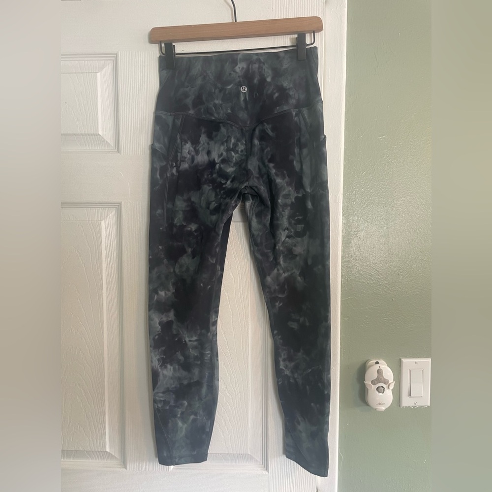 Lululemon align with pockets in diamond dye size 8